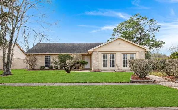 109 Misty Brook LN,  League City,  TX 77573