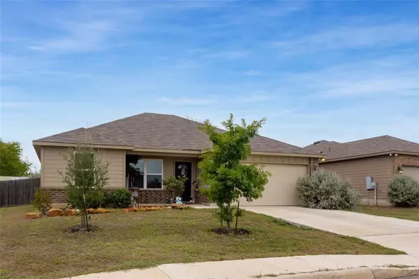 Elmendorf, TX 78112,7639 Palomino CT