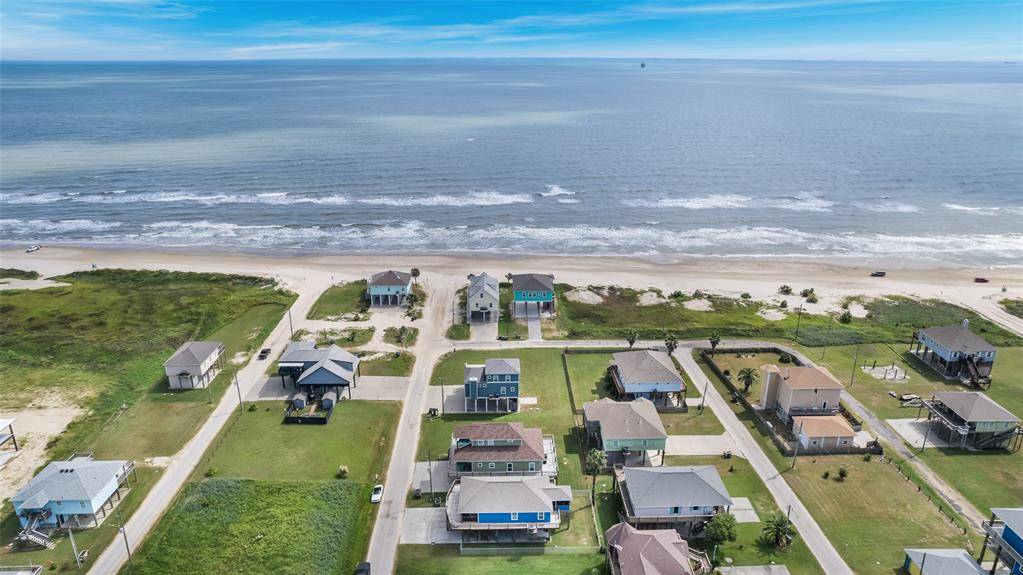 819 West LN, Crystal Beach, TX 77650