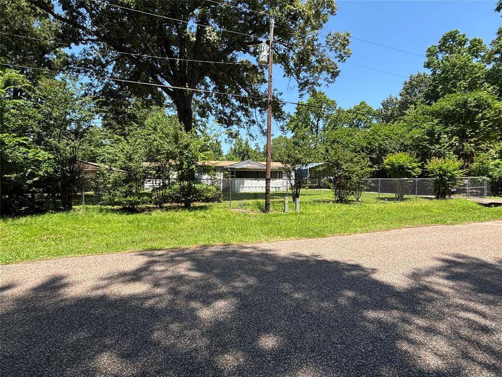 Onalaska, TX 77360,133 Cherokee LN