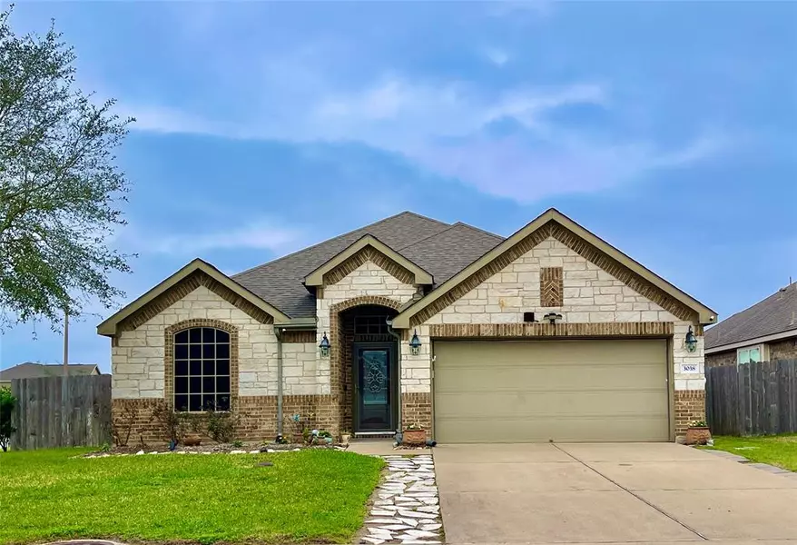 3038 Fir Meadow LN, Dickinson, TX 77539