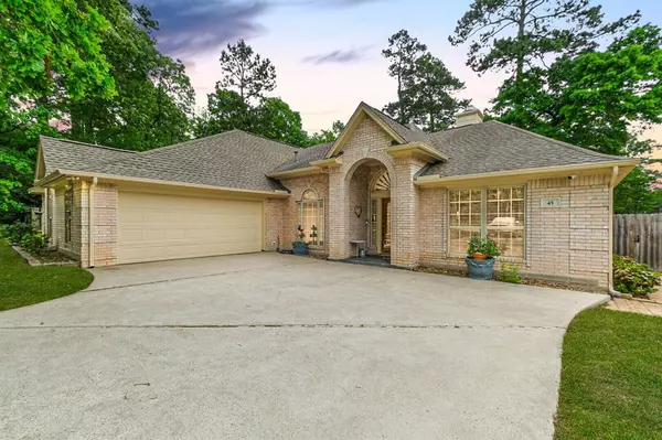 45 W Rolling Hills DR, Conroe, TX 77304