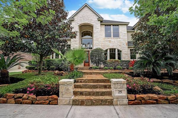 25 Club Oak CT, Kingwood, TX 77339