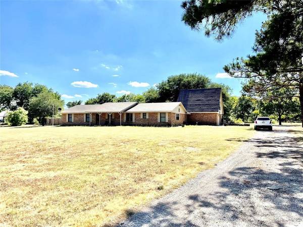 710 S Main ST, Tehuacana, TX 76686