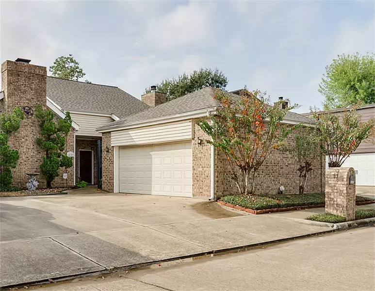 14207 Stokesmount DR, Houston, TX 77077