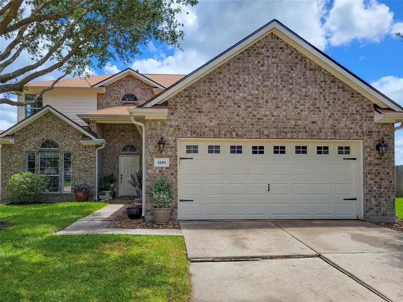 1880 Cedar CIR, Dayton, TX 77535