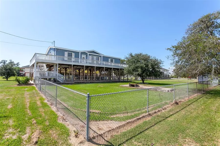 5141 Greenwich ST, Sabine Pass, TX 77655