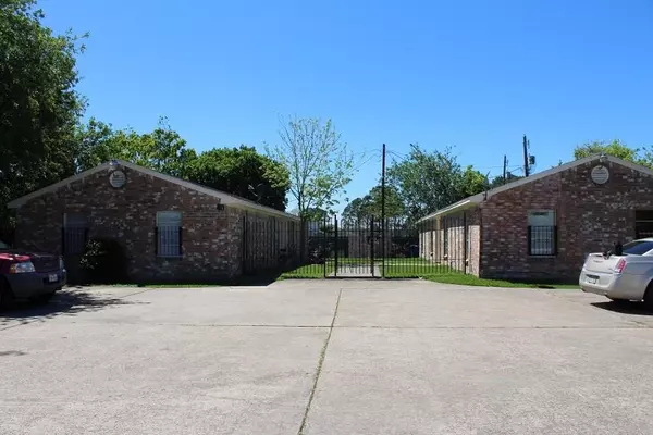 220-B Westward AVE #B, La Marque, TX 77568