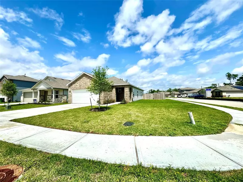 826 Brookside DR, Dayton, TX 77535