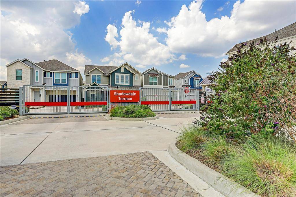 Houston, TX 77043,10407 Quiet Courtyard RD