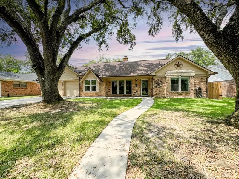 3401 Jacquelyn DR, Pearland, TX 77581