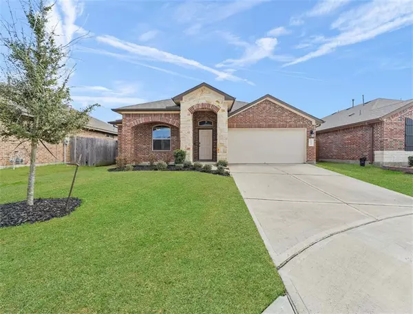 4006 Cape Barren LN, Baytown, TX 77521