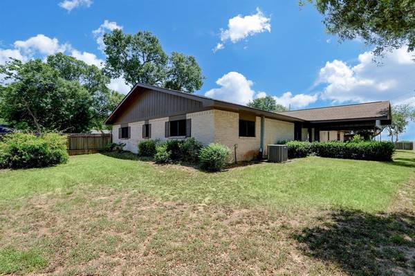 Sealy, TX 77474,123 Brookside LN