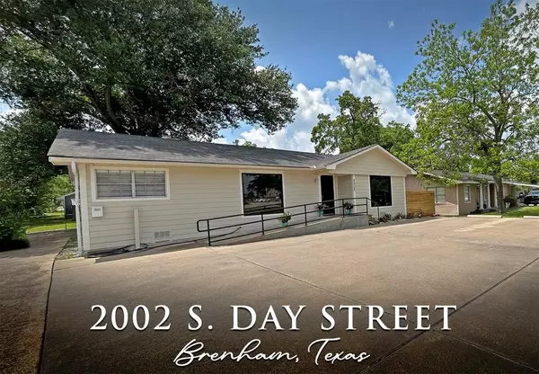 2002 S Day ST, Brenham, TX 77833