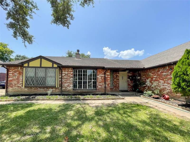 9506 Riverside Lodge DR, Houston, TX 77083