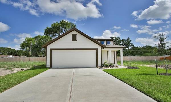 216 Laura Leigh LN, Angleton, TX 77515