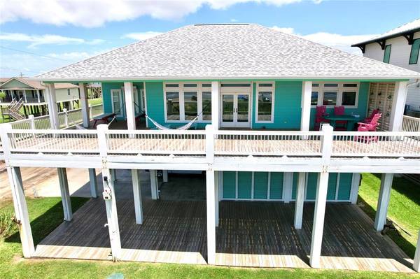 Crystal Beach, TX 77650,852 W LAZY LN