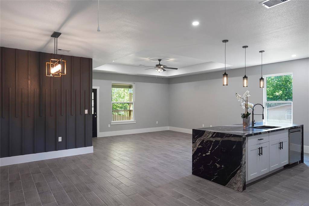 Dickinson, TX 77539,2111 Avenue I