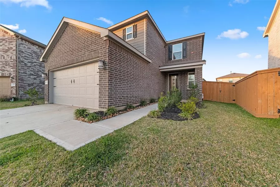 2897 Shimmer Edge DR, Katy, TX 77493