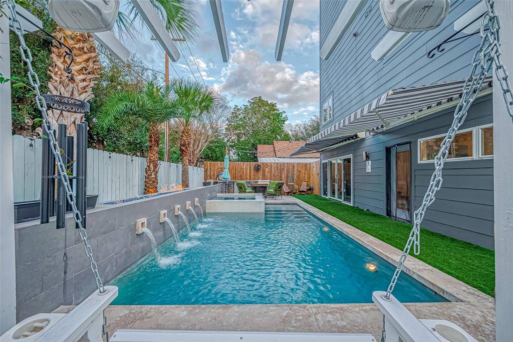 Houston, TX 77007,536 Rutland PL