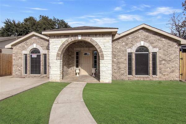 49 Burress ST,  Houston,  TX 77022