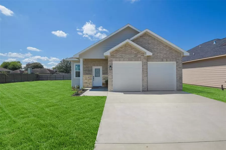 4510 Starling DR, Bay City, TX 77414