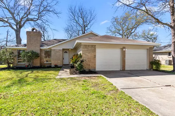 5003 Forest TRL, Baytown, TX 77521