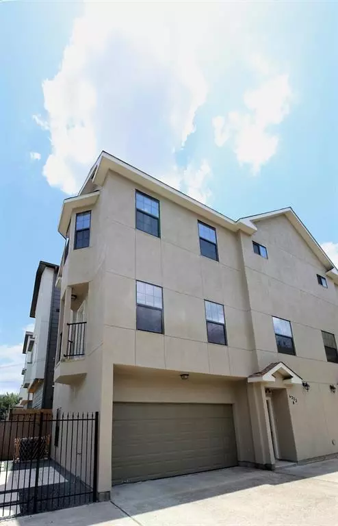 4323 Marina #A, Houston, TX 77007