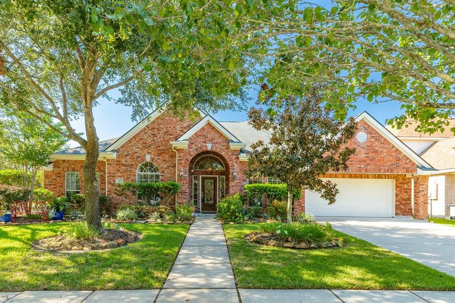 303 Oak Forest DR, League City, TX 77573