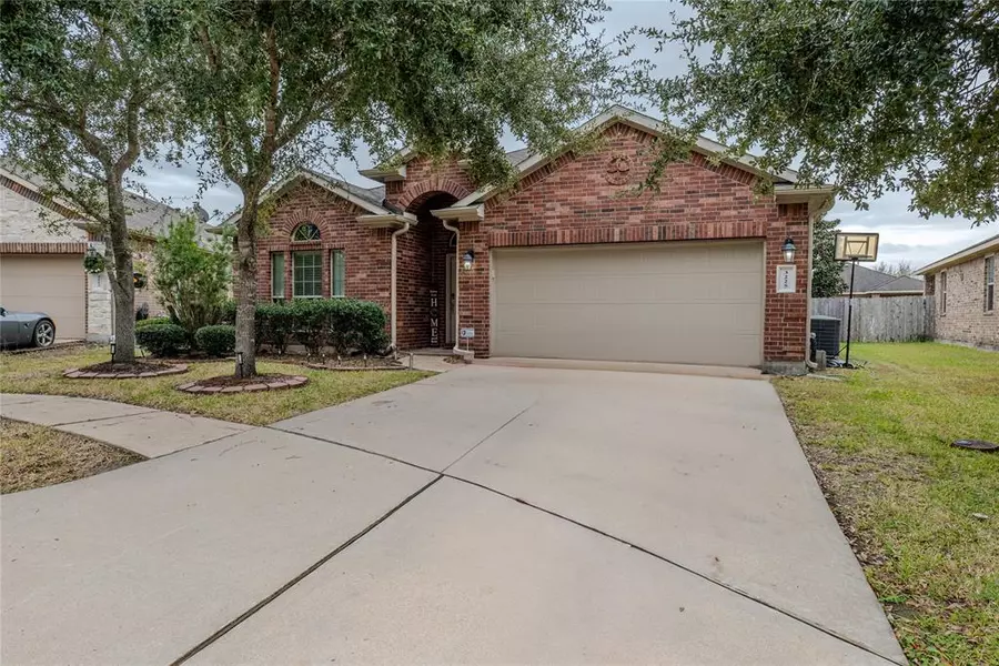 3225 Emma Lake CT, Dickinson, TX 77539