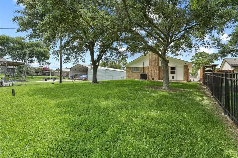 1817 36th AVE N, Texas City, TX 77590