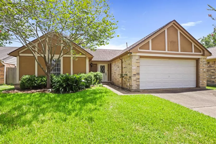 3826 Stovepipe LN, Sugar Land, TX 77479