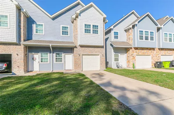 3211 Avenue O, Rosenberg, TX 77471