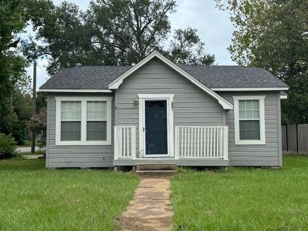 2001 Magnolia AND 1406 Browning ST, Liberty, TX 77575