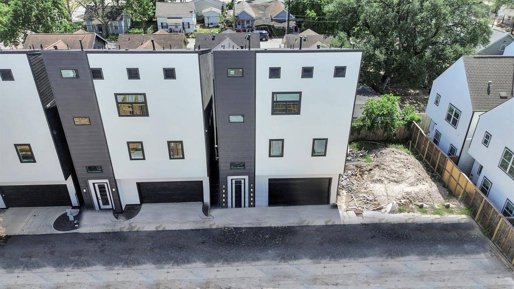 319 N Nagle ST, Houston, TX 77003
