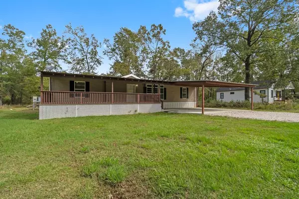 145 Acorn LN, Point Blank, TX 77364