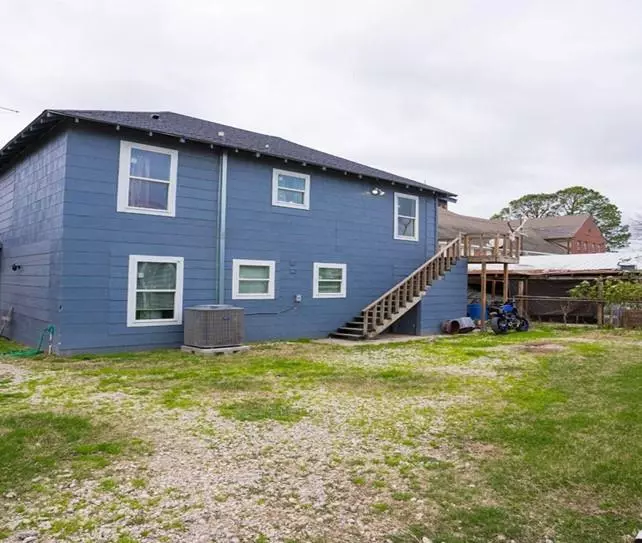 2801 VIRGINIA ST #C, Baytown, TX 77520