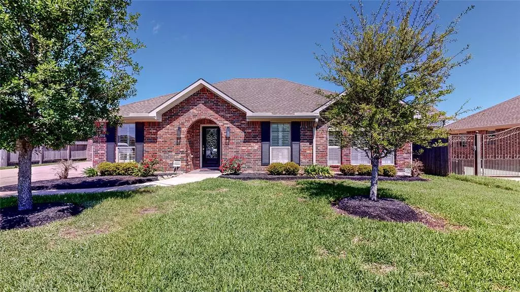 2004 Montezuma LN, League City, TX 77573