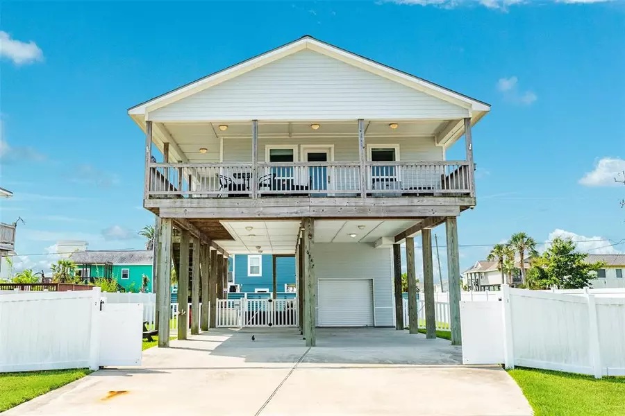 16547 Jolly Roger RD, Galveston, TX 77554