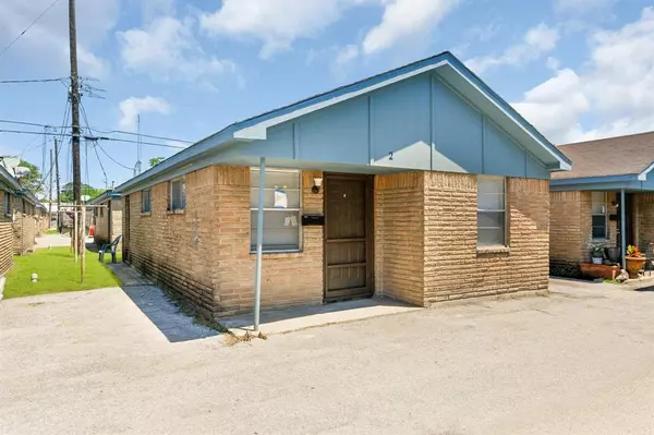 5706 Pickfair ST, Houston, TX 77026