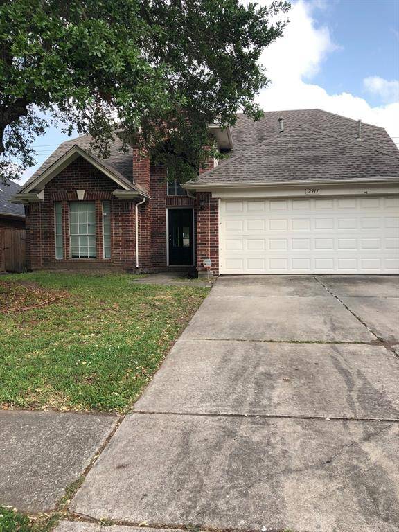 2911 Sailors Moon DR, Friendswood, TX 77546