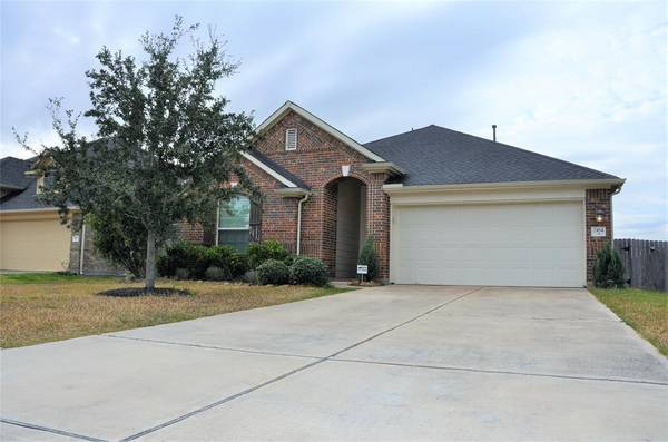 2104 Pleasant Valley RD, Pearland, TX 77581