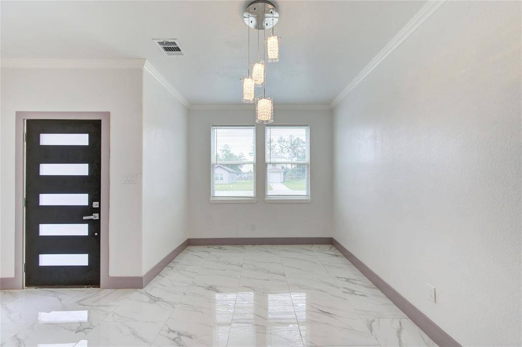 Cleveland, TX 77327,1045 RD 5203