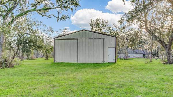 102 Deer Trail, Lake Jackson, TX 77566