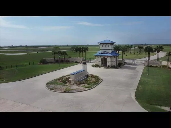 2957 Palacios Bay DR, Palacios, TX 77465