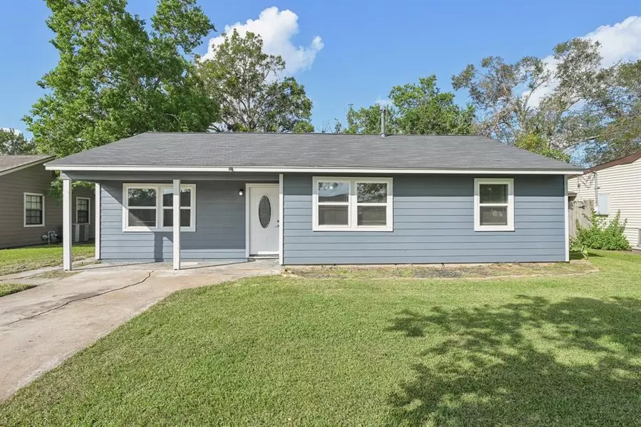 1109 San Felipe ST, Angleton, TX 77515