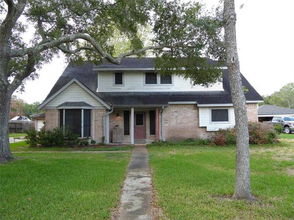 29 Finetta LN, Alvin, TX 77511