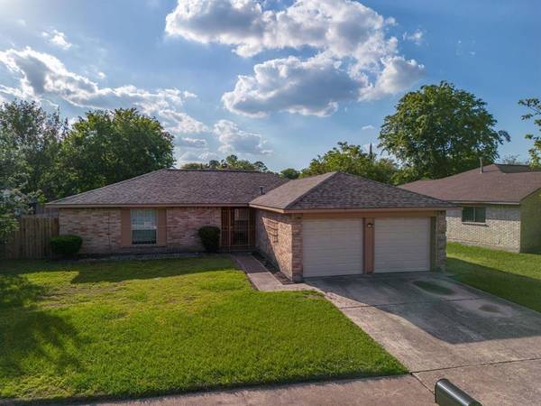 3318 Creek Grove DR, Houston, TX 77066