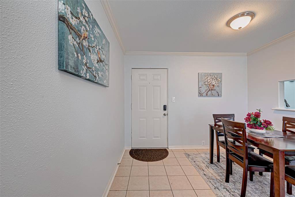 Houston, TX 77057,2201 Fountain View DR #2