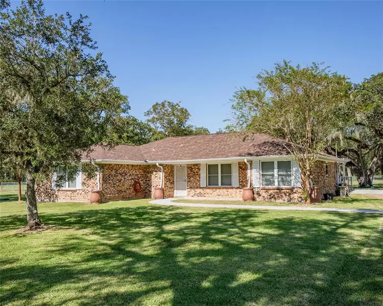 14 E kingswood ST E #14, Van Vleck, TX 77482